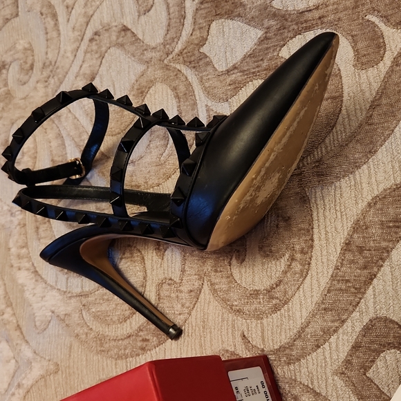 Valentino Heels - Picture 3 of 3